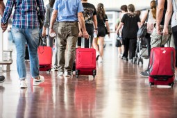 airport travelers customs TSA