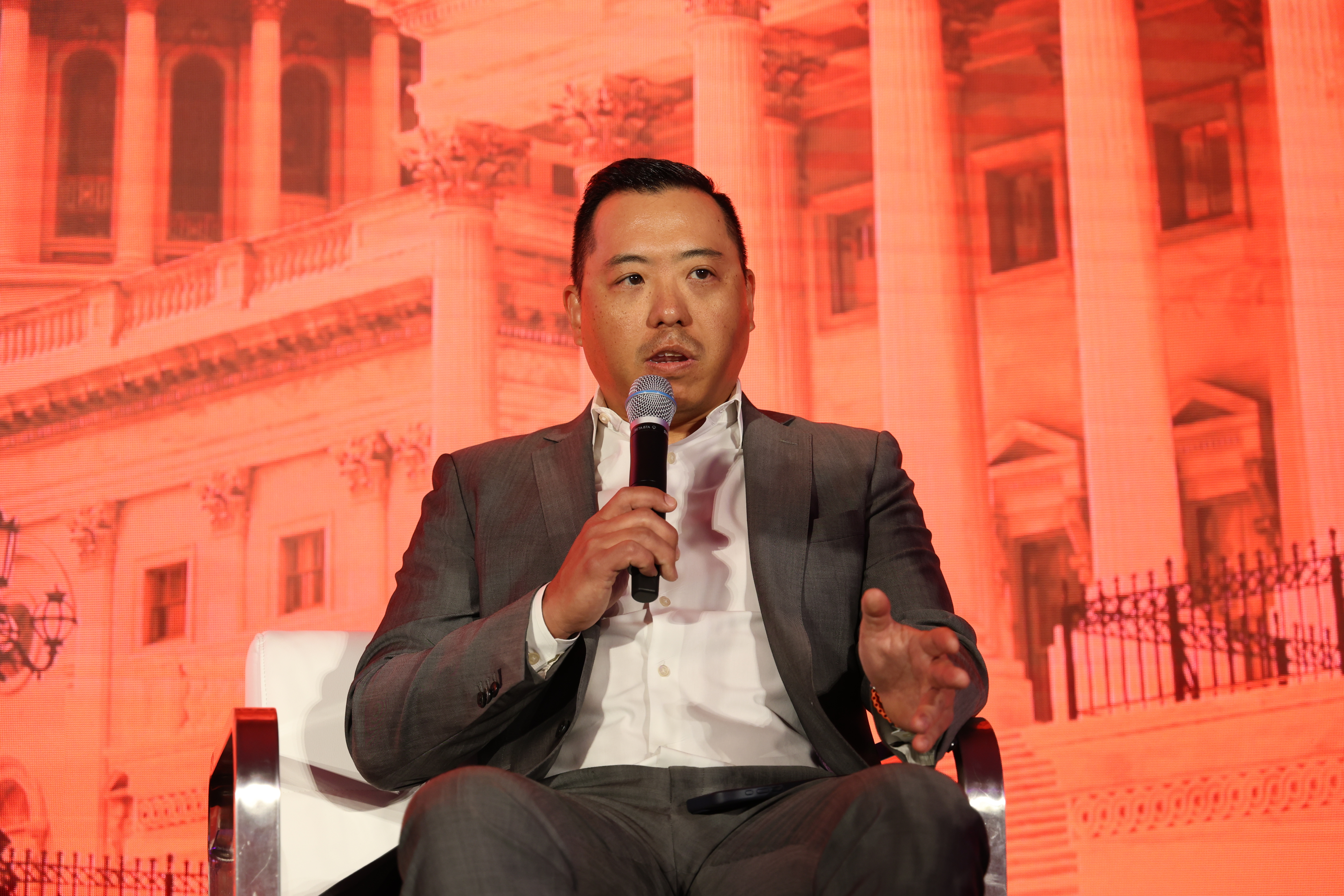 Joe Hong, director of CMS’s Division of Program and Data Management within its Financial Management Systems Group, speaks during the Scoop News Group-produced UiPath On Tour: Public Sector Event in Washington, D.C., on April 17, 2024. (Scoop News Group photo)