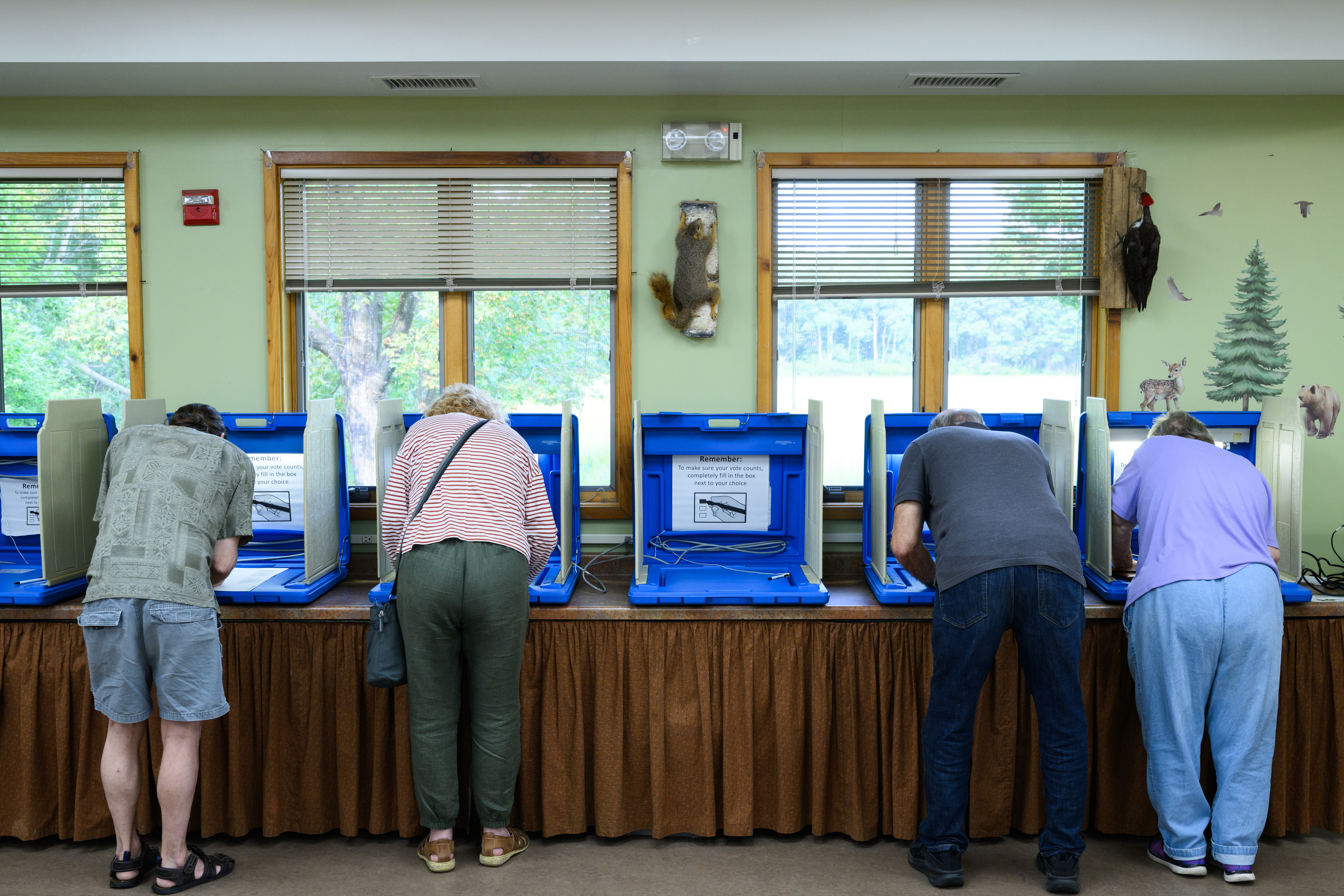 ICE tabs millions for analytics help to comb through voter data ICE tabs millions for analytics help to comb through voter data